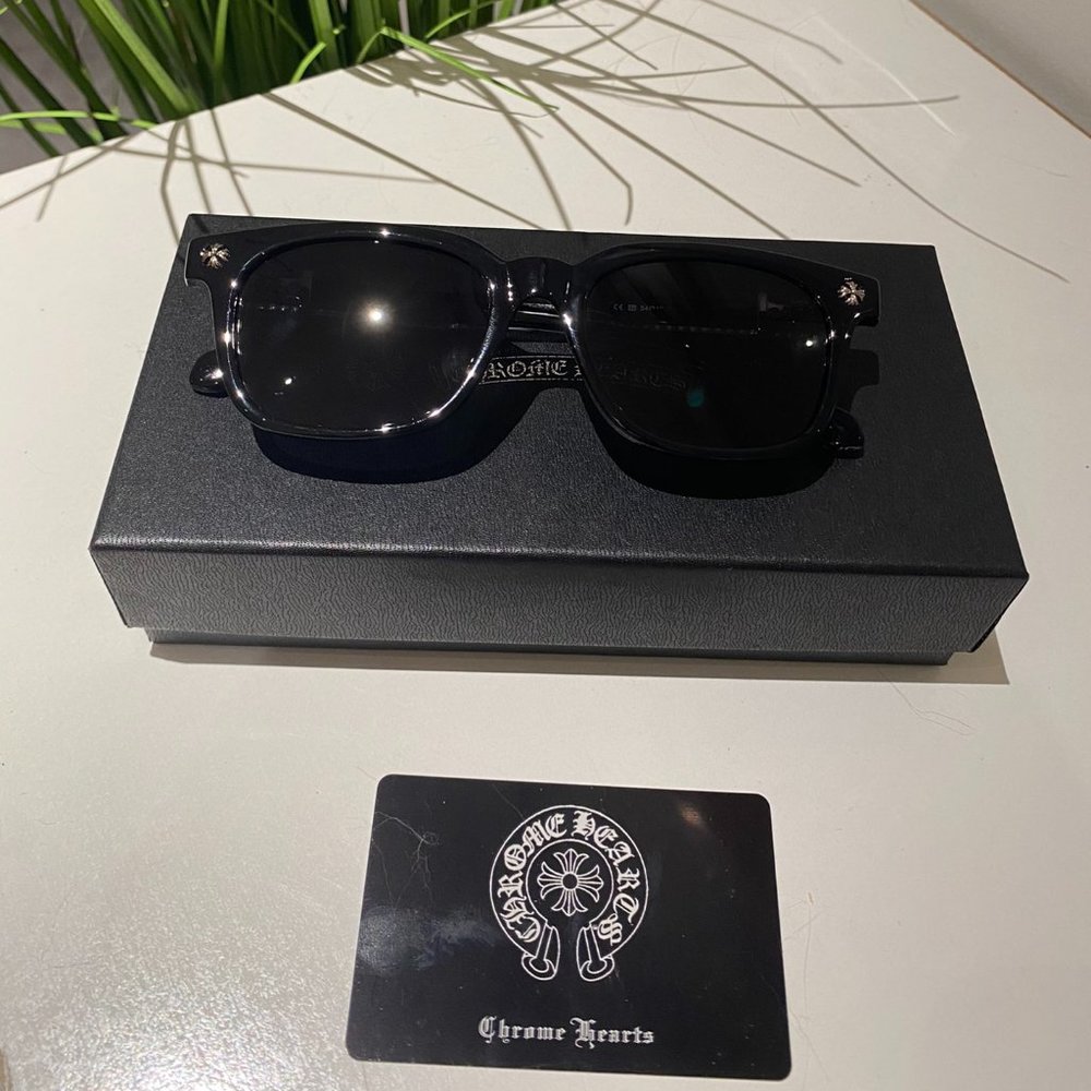 Chrome hearts classical sunglasses chic